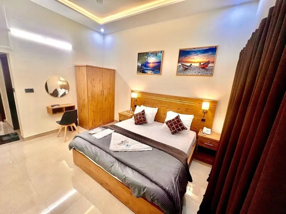 BNB Royal Galaxy Family Hotel