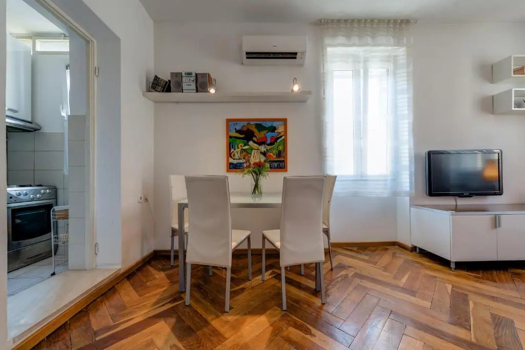 Bianca beach apartments