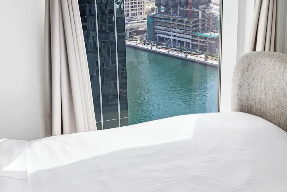 Luxury Suite Canal Views Infinity Pool
