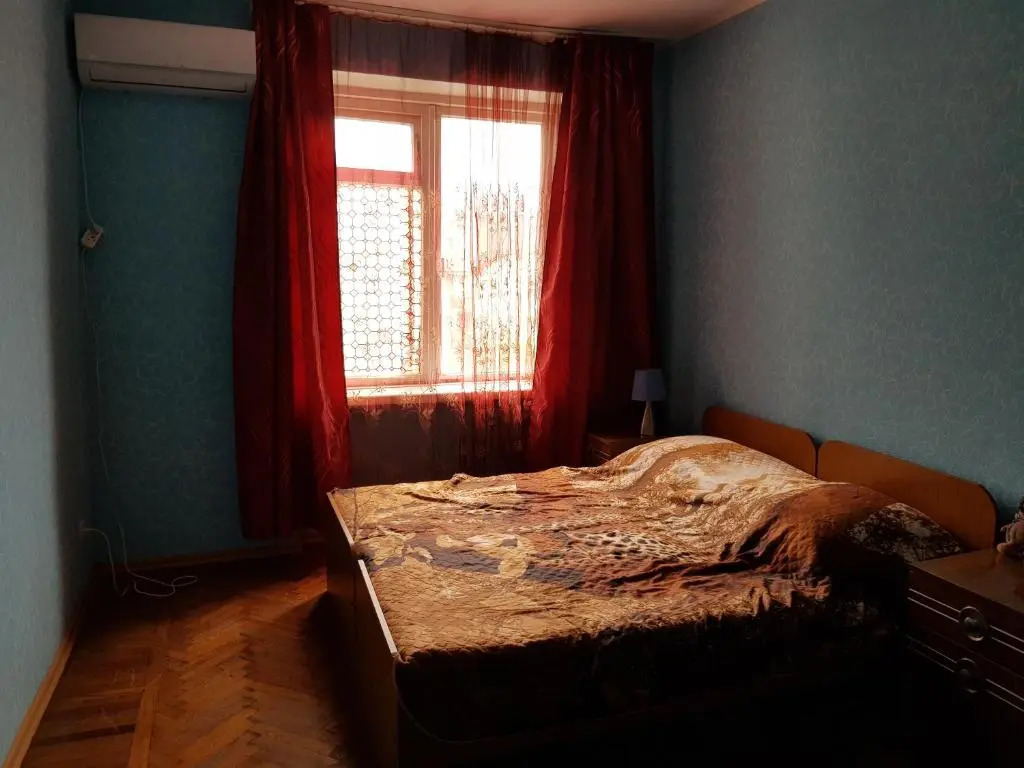 3-h komnatnye apartamenty po ulitse Abazgaa