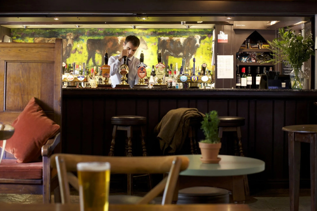 The Bear Of Rodborough Hotel