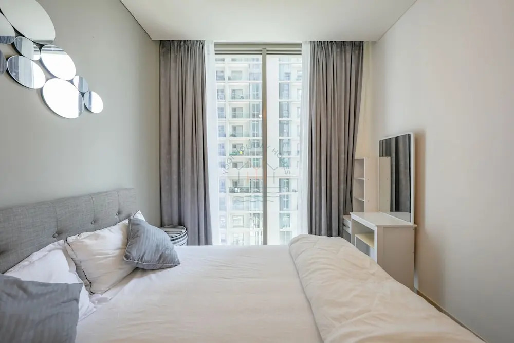 Yogi - Unwind in this 1BR at Sobha Creek Vistas Reserve