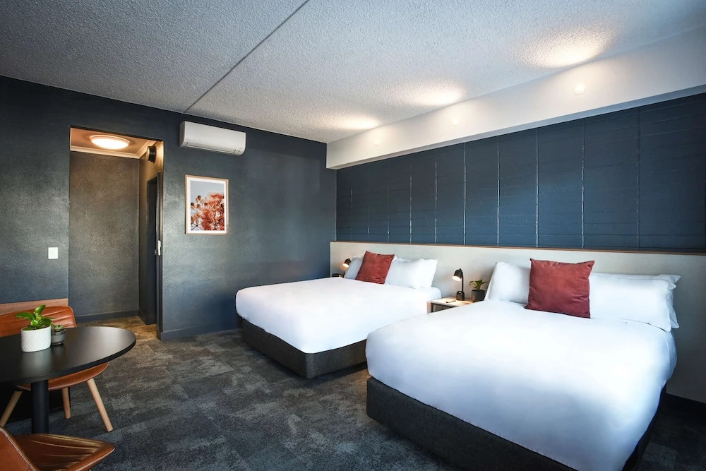 Parkside Motel