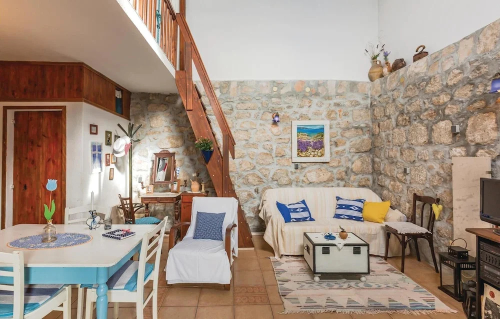 Nice Home in Podgora With 2 Bedrooms and Wifi