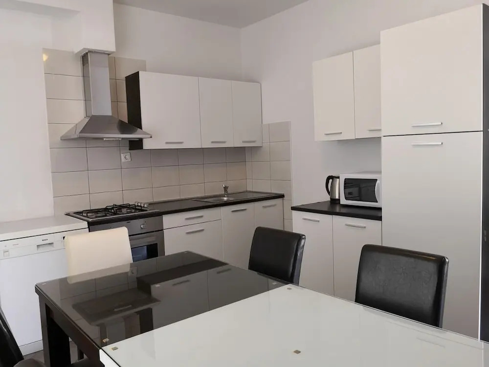 Emperor Apartment4 Star Accommodation for the Price of 3