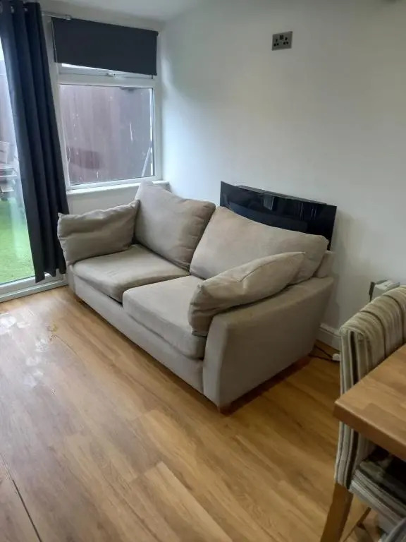 Modern Apartment with Roof Garden Close to City Centre