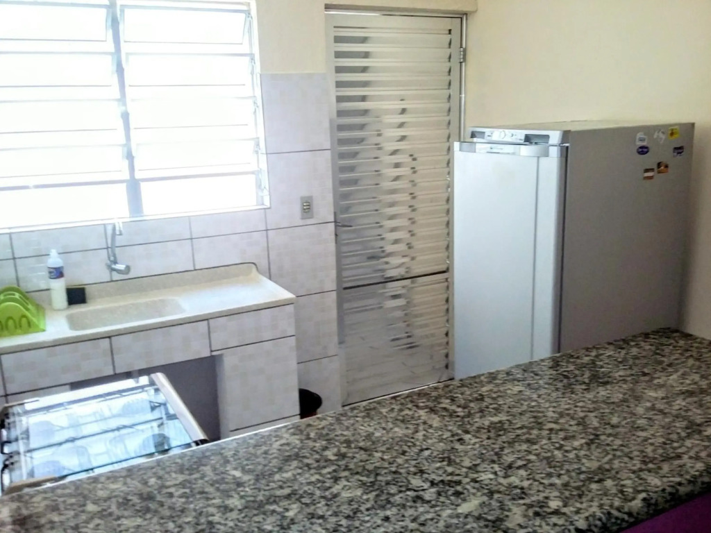 kitnets à 300mts Martim de Sá Caragua