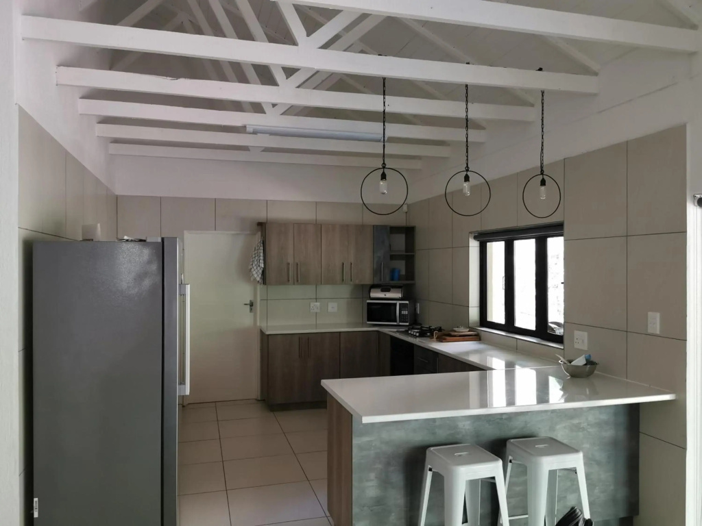 Gemsbok Place