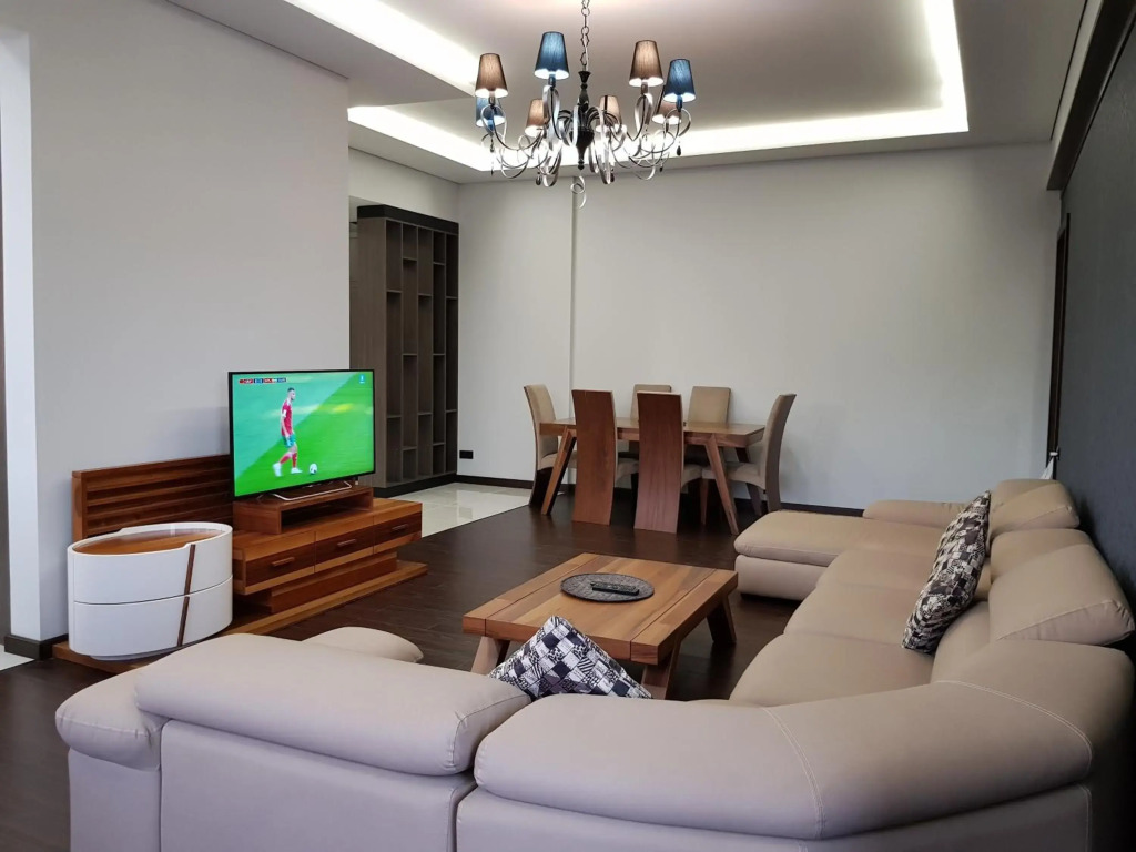 Northern Avenue, 3 bedrooms Luxury, New Renovated apartment TT666