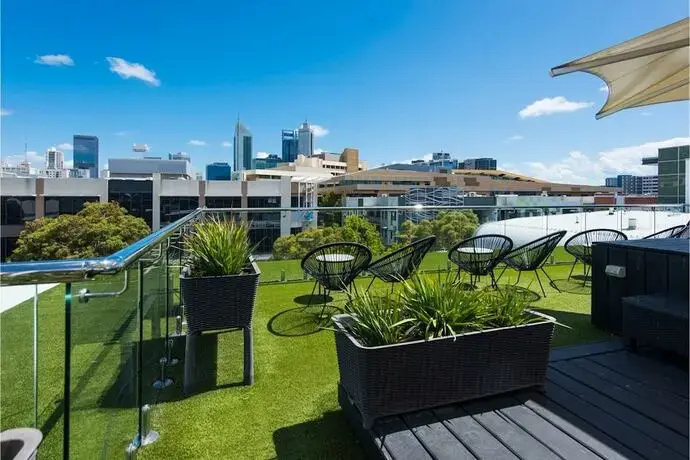 The Nest - New York Style Space in Northbridge + Roof Terrace
