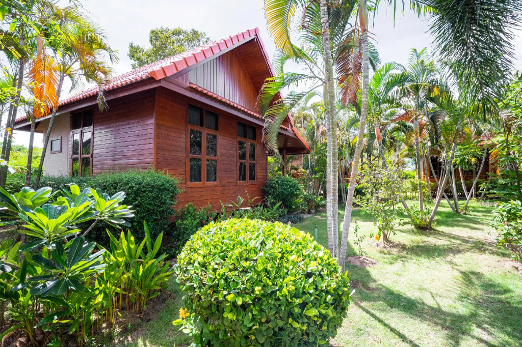 Bang Saray Village Resort