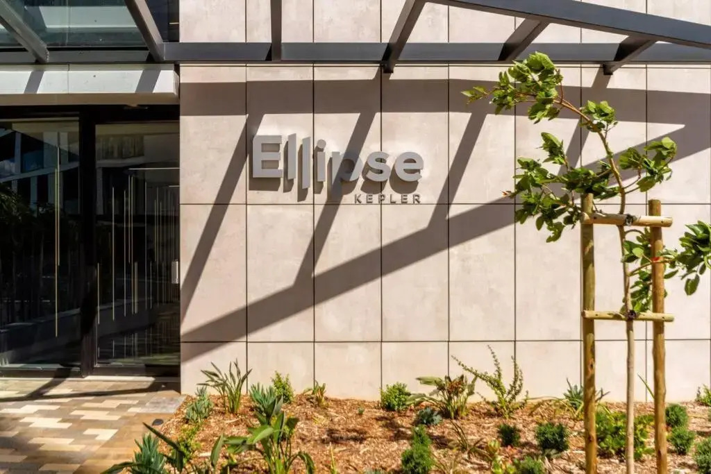 Alimama Spaces: the Pinnacle Ellipse