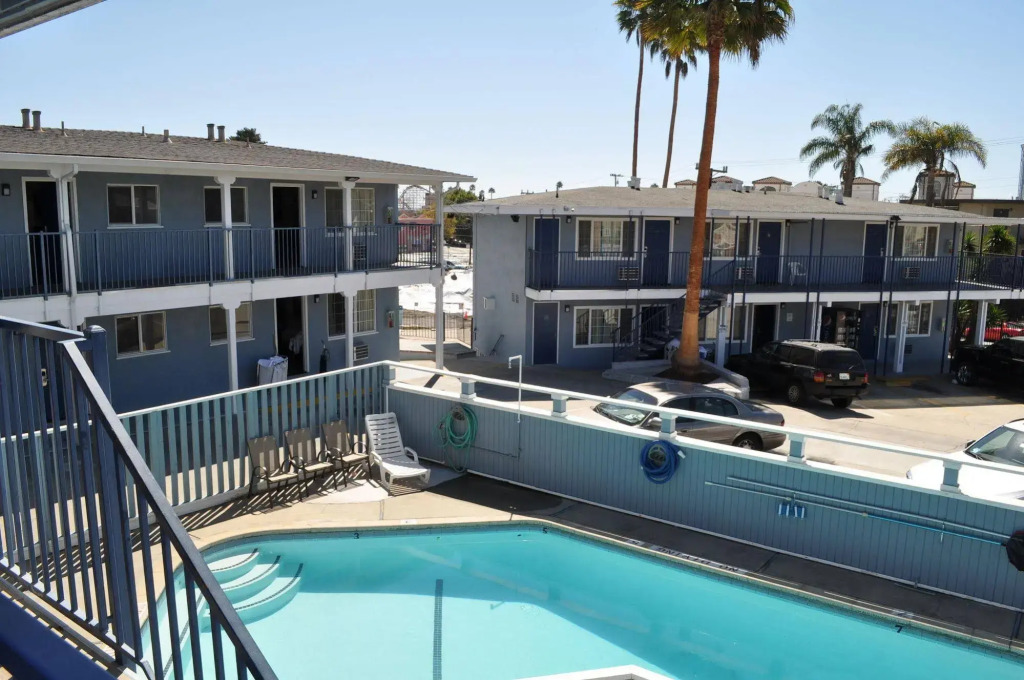 Salt Air Lodge