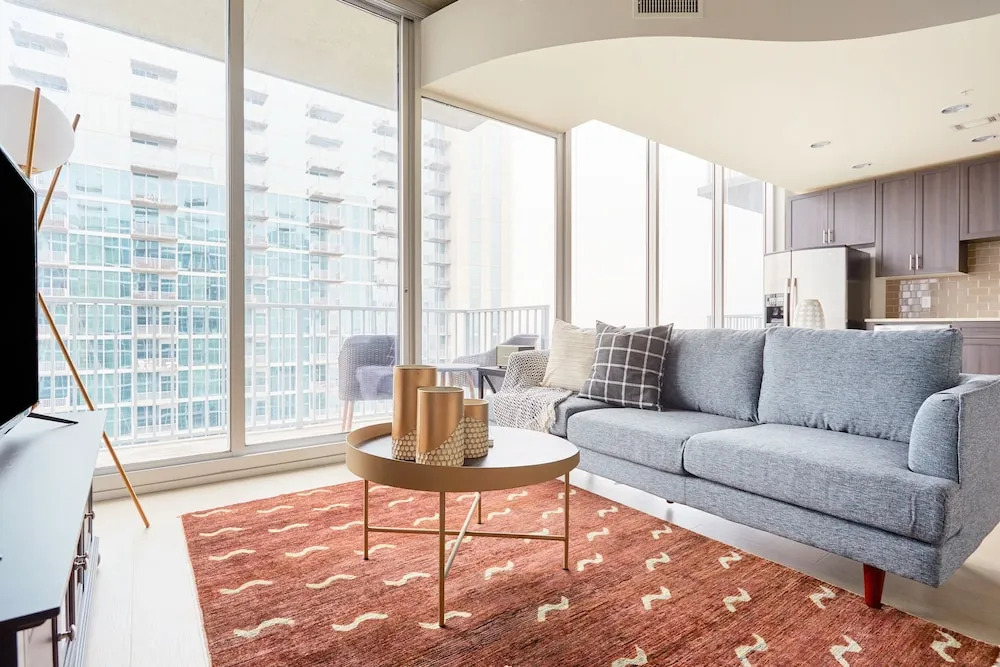 Desirable Midtown Suites by Sonder