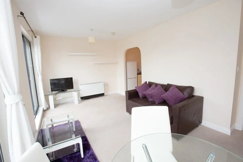 White Star Apartments