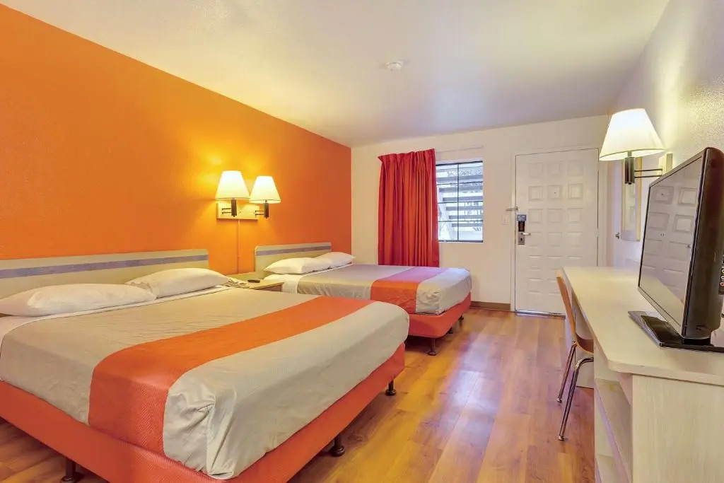 Super 8 by Wyndham Santa Rosa North