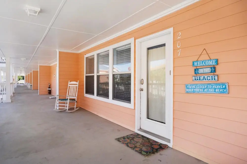 Peachtree Place II C207- Beach Getaway