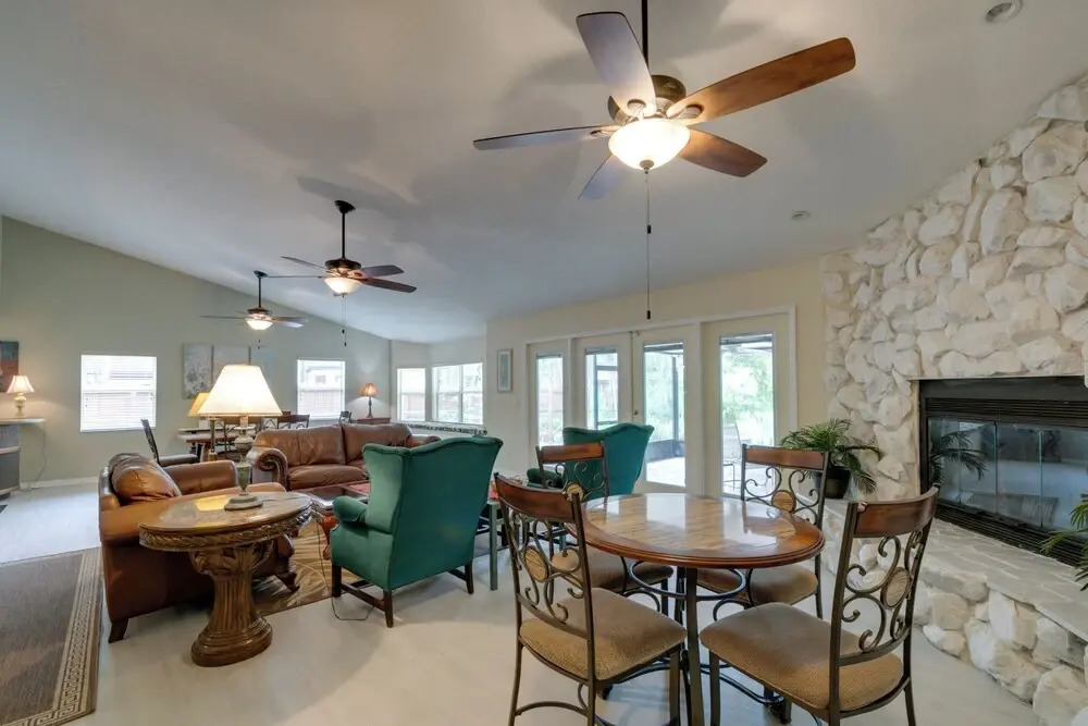 Dock & Lanai: Waterfront Home in Dunnellon