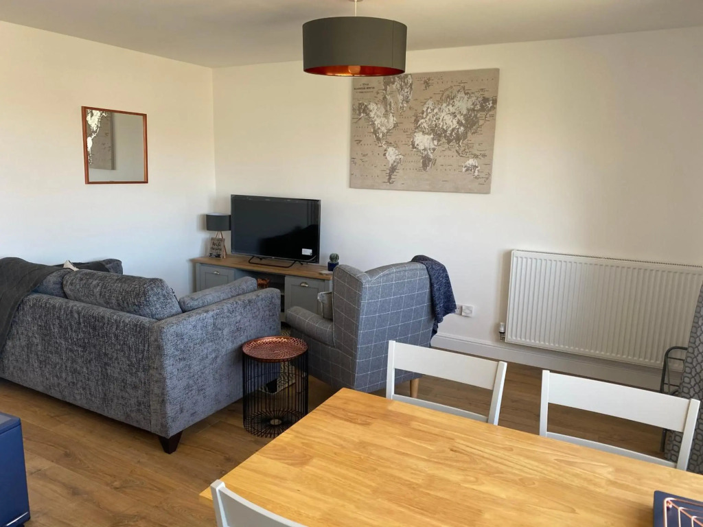 Bay - Brambles Chine, Colwell Bay, Nr Yarmouth - 5 star WiFi - Short walk to The Hut and beach - Ferry offers