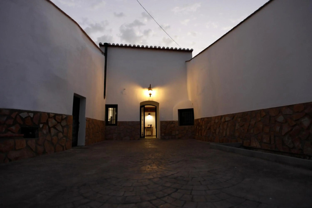 La Madriguera Eco Caves