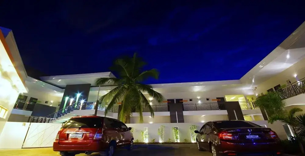 Yhotel