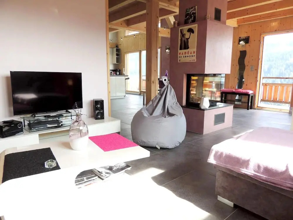Chalet with 5 Bedrooms in Les Gets, with Wonderful Mountain View, Furnished Garden And Wifi