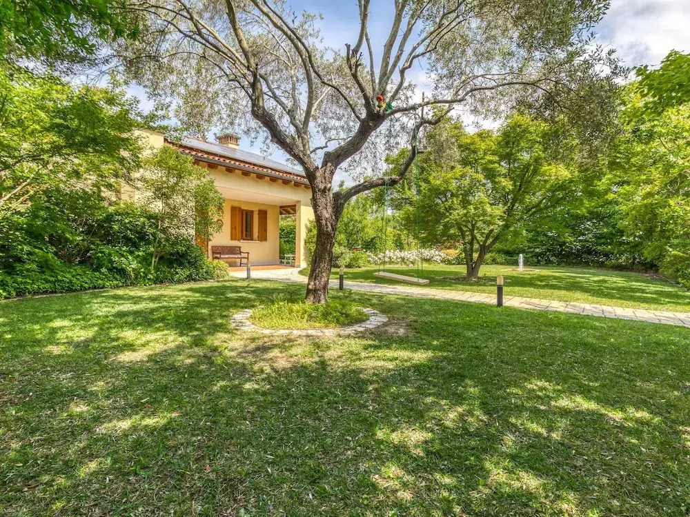 Beautiful Holiday Home in Zelarino With Swimming Pool