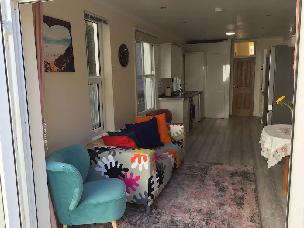 Inviting 6-bed House in London