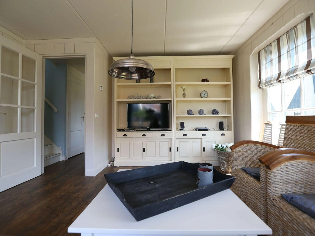 Villa in Wieringer Style with Hot Tub