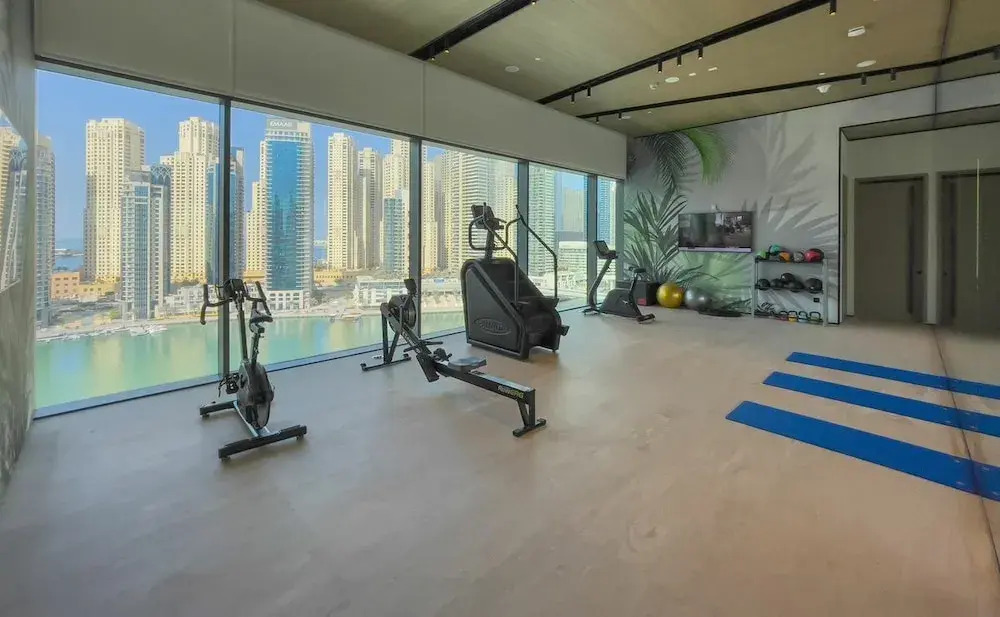 Stylish 2BR with Marina Views