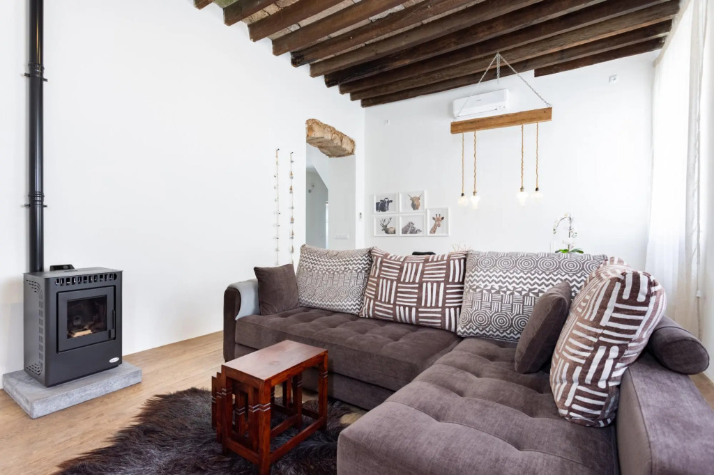 Home2Book Stunning Design House Arafo