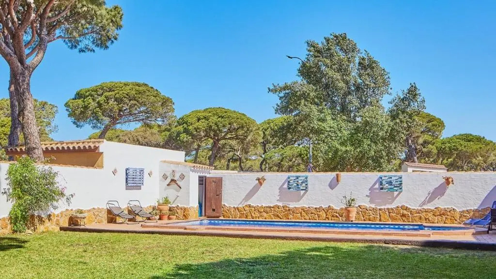 Villa Maymonis Chiclana de la Frontera by Ruralidays
