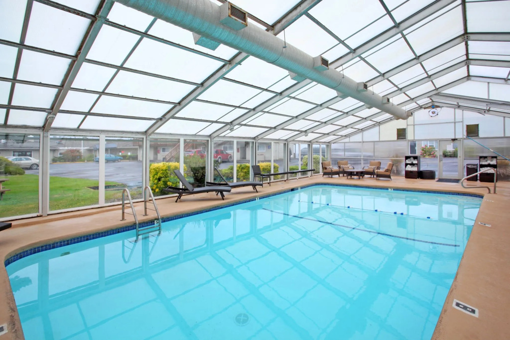 Clarion Inn Surfrider Resort