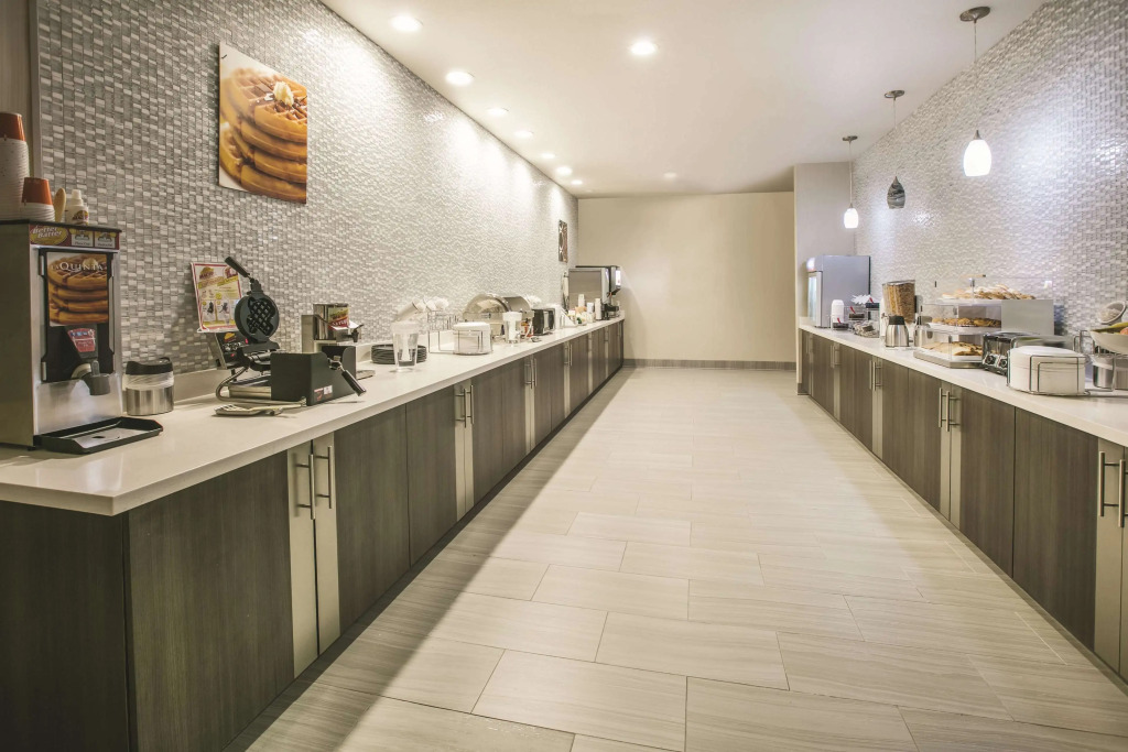 La Quinta Inn & Suites by Wyndham Dallas/Fairpark