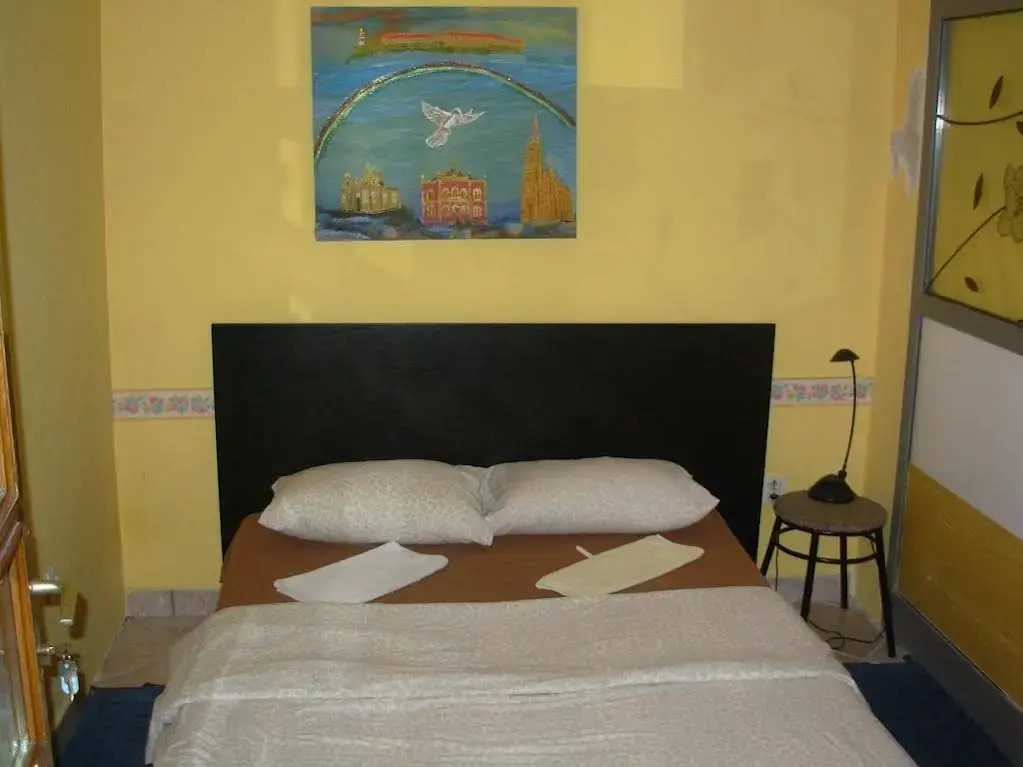 Hostel 021
