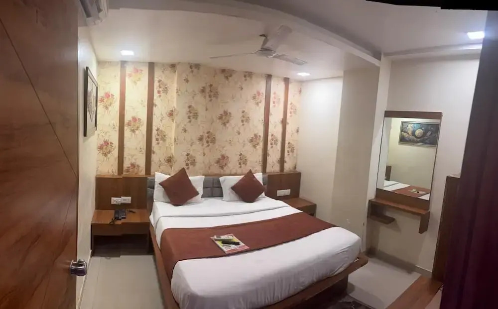 Hotel Red Rose