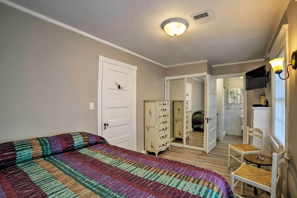 Ocean-view Home - Walk to Avalon City Center!