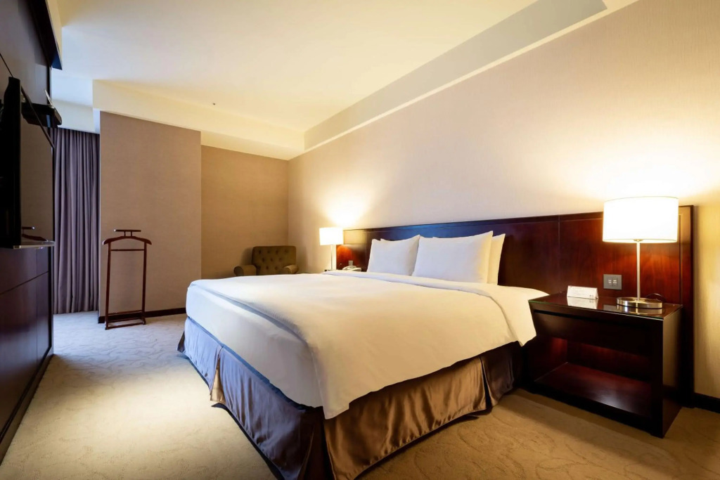 CHECK Inn Taichung LaiLai