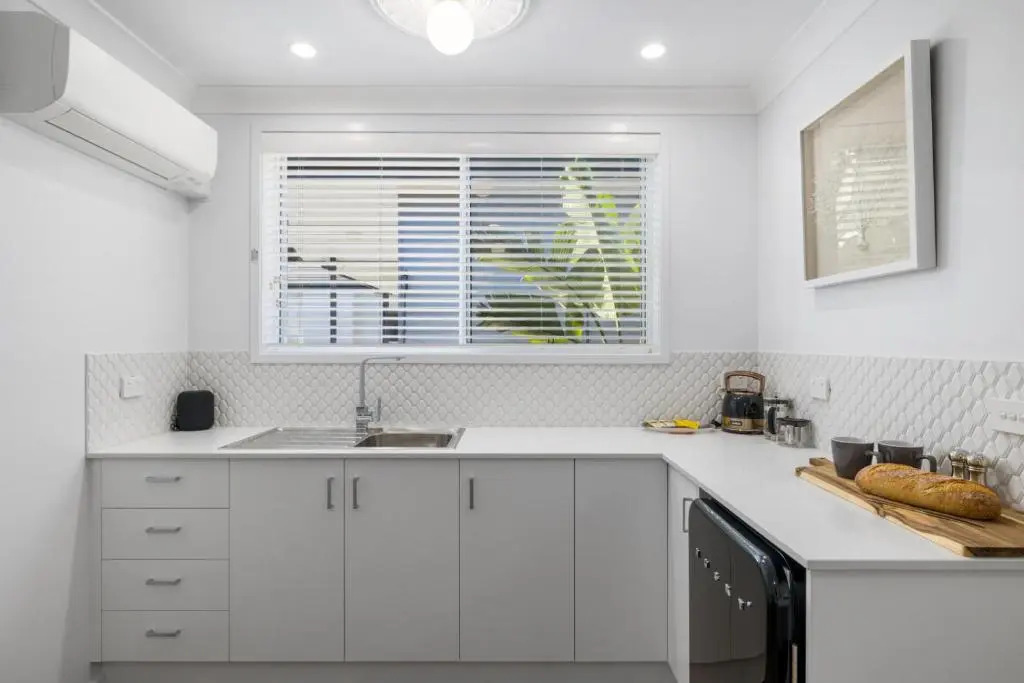 Sea Pine Cottage and Studio - Beach & village central, Family, Sleeps 8