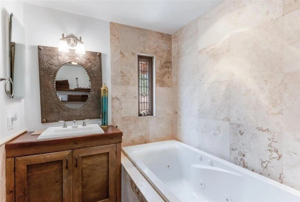Cielo Lindo - Secluded Southwestern Retreat Within Minutes of Downtown
