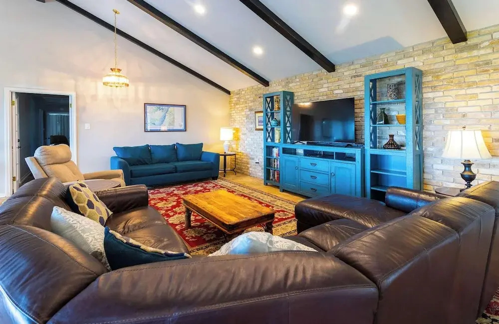 Valley View Retreat for 10