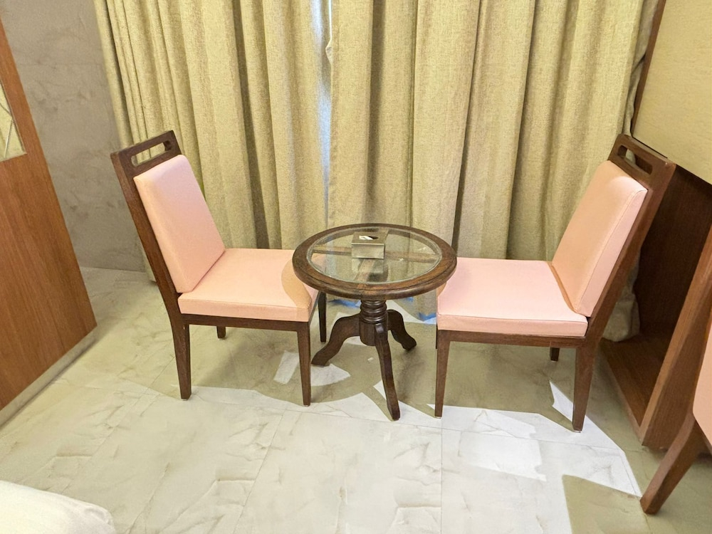 Hotel Imperial Suites - Airoli