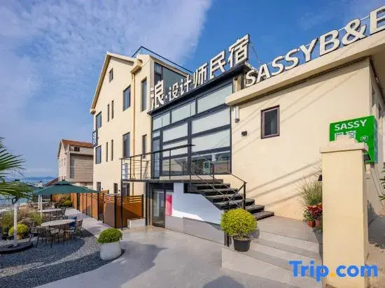Waves · Designer Boutique Homestay