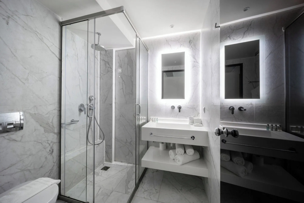 Azur Hotel