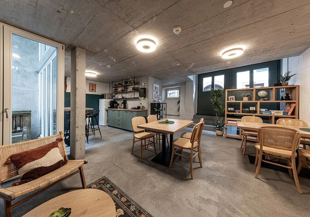 Hostel Tabakhuesli