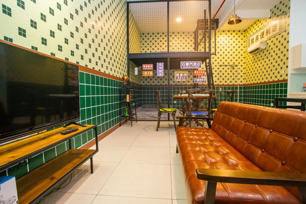 【Manhanttan Mount Austin】The Bubble Room - 6 pax