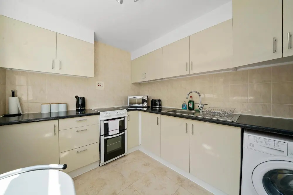 Gatewick Duplex Serviced Apartment