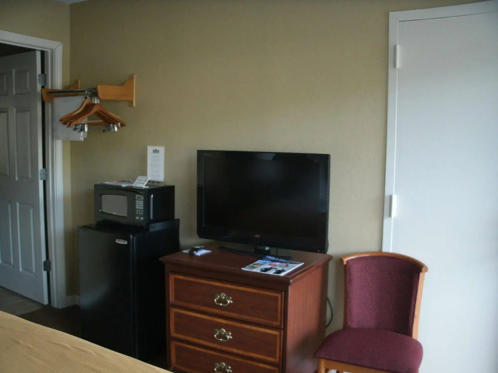 The Admiralty Suites & Inn Memphis Millington