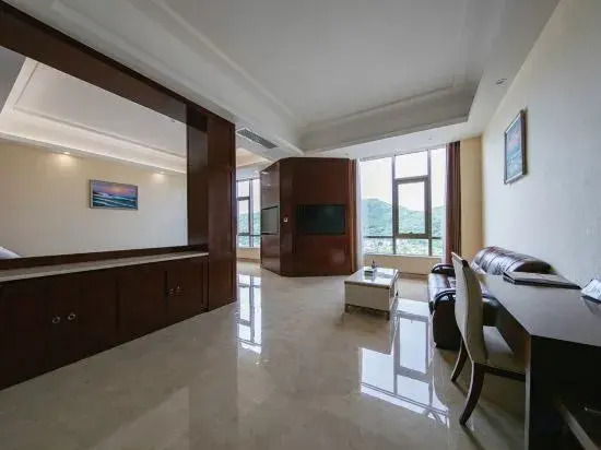 Yangjiang Guanhua Hotel (Hailing Island Dajiaowan)