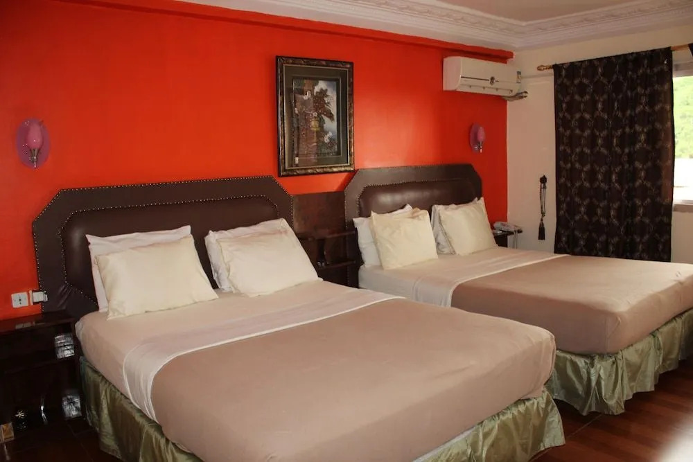 Zambezi Inn Airport Hotel